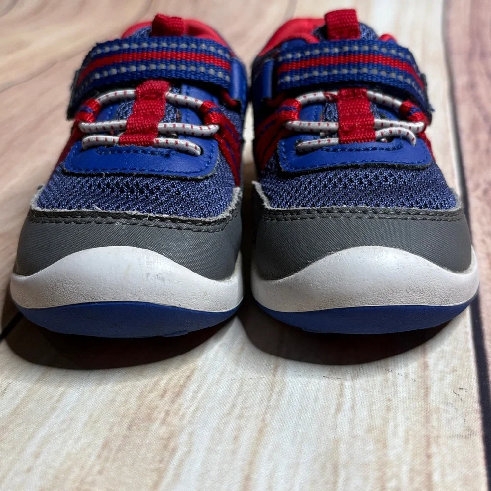 Stride Rite Velcro Closure Sneakers Blue And Red Boys Size 6 Wide Width - Picture 2 of 12